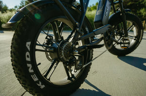 Pedal vs. No Pedal Electric Bikes: How to Choose